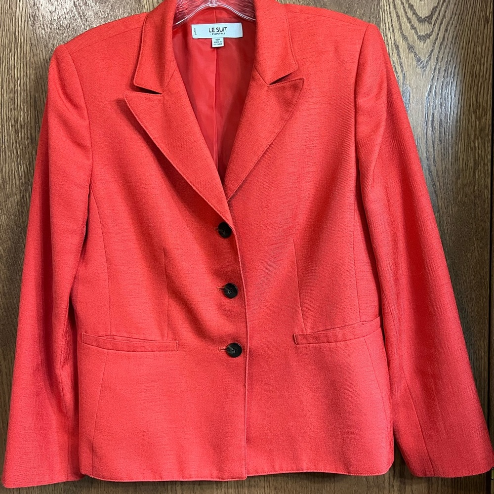 LeSuit Women’s Orange Blazer. Size 10P